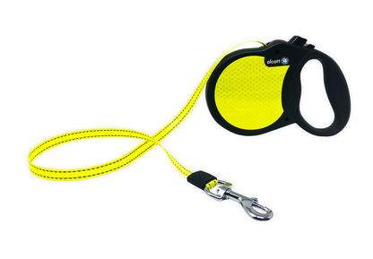 Reflective retractable leashes