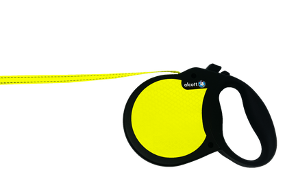 Reflective retractable leashes